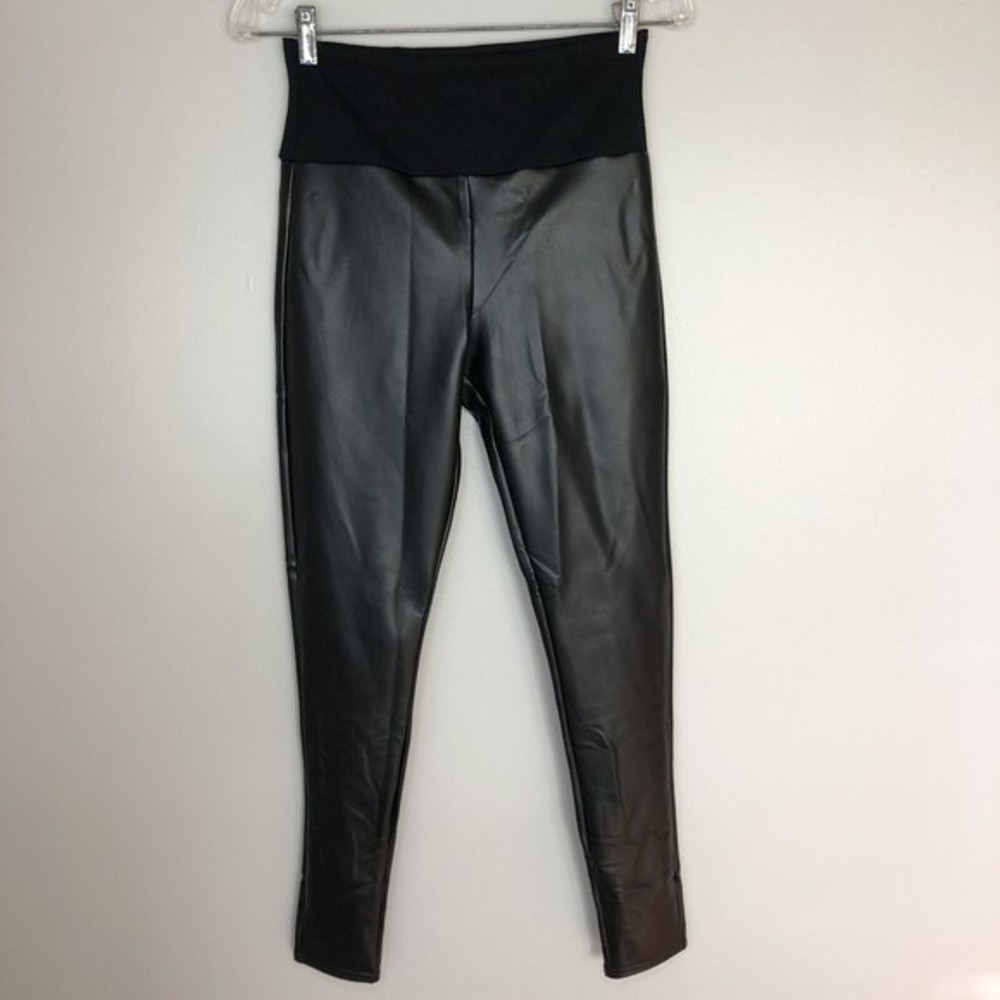Assets‎ by Spanx Women's Medium Black Faux Leather Leggings - Picture 3 of 4